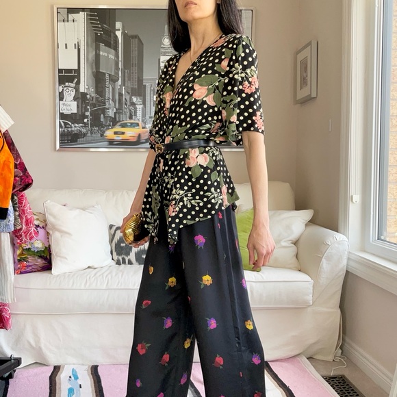 Vintage black polka dot and floral print button down short sleeve blouse - Picture 6 of 16